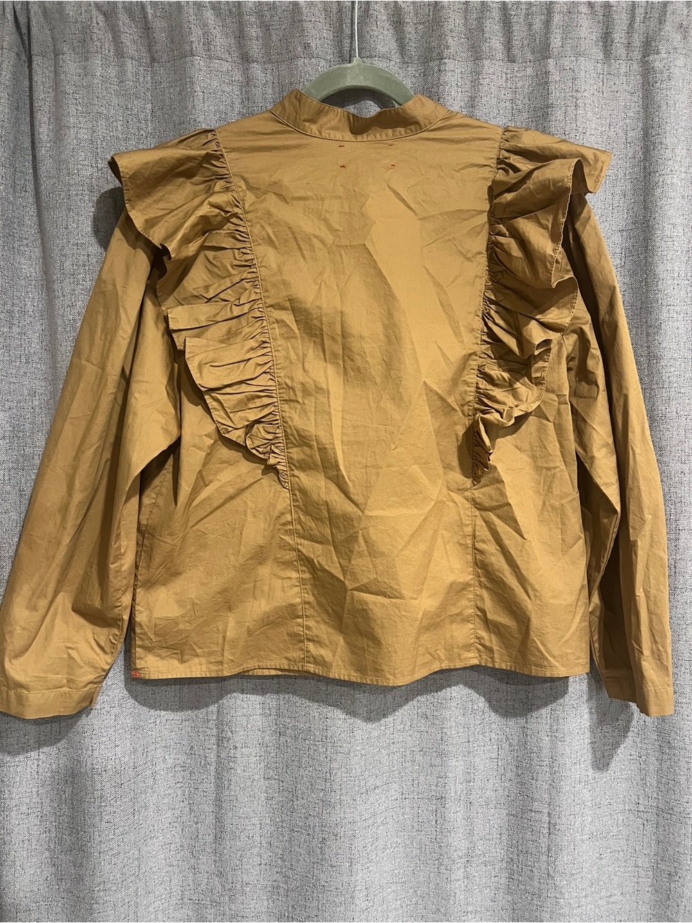 XiRENA, NWT, Callie Blouse, Khaki Gold, XL - Picture 4 of 5
